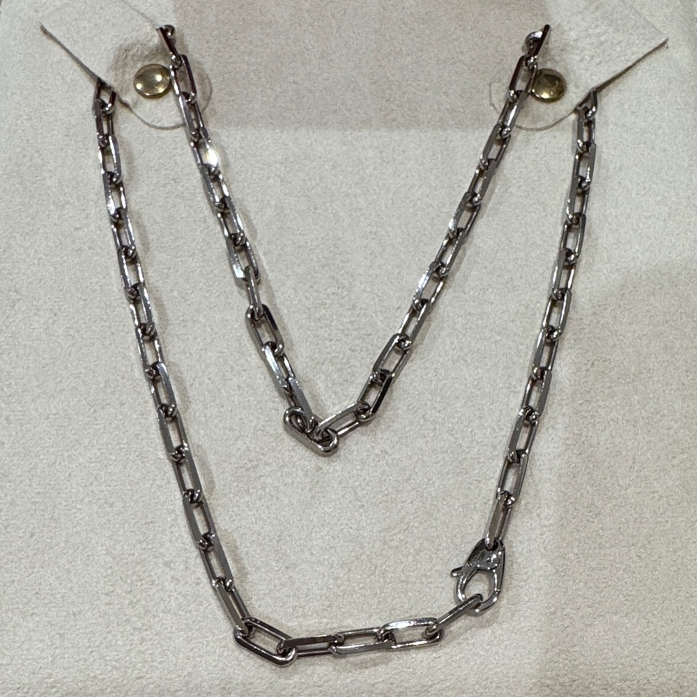Authentic Cartier White gold (750/1000) necklace!